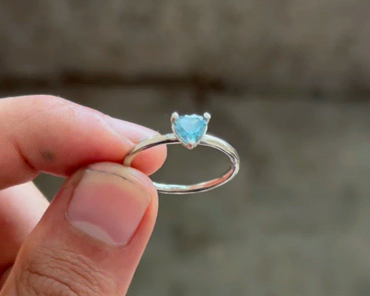 Anillo de compromiso Acuamarina